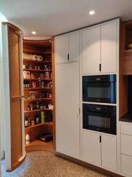 Kitchen: Curved pantry