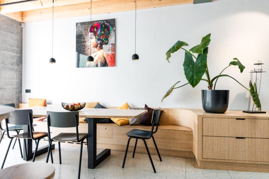 Salle à manger - table et banquette sur-mesure